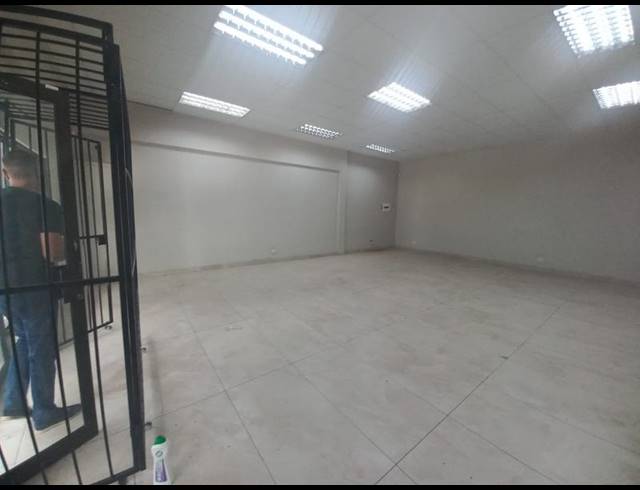 BUSINESS PROPERTY TO RENT IN CAPITAL PARK